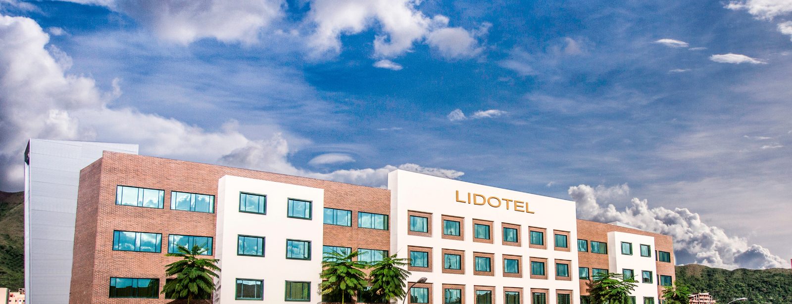 Fachada de Lidotel Valencia